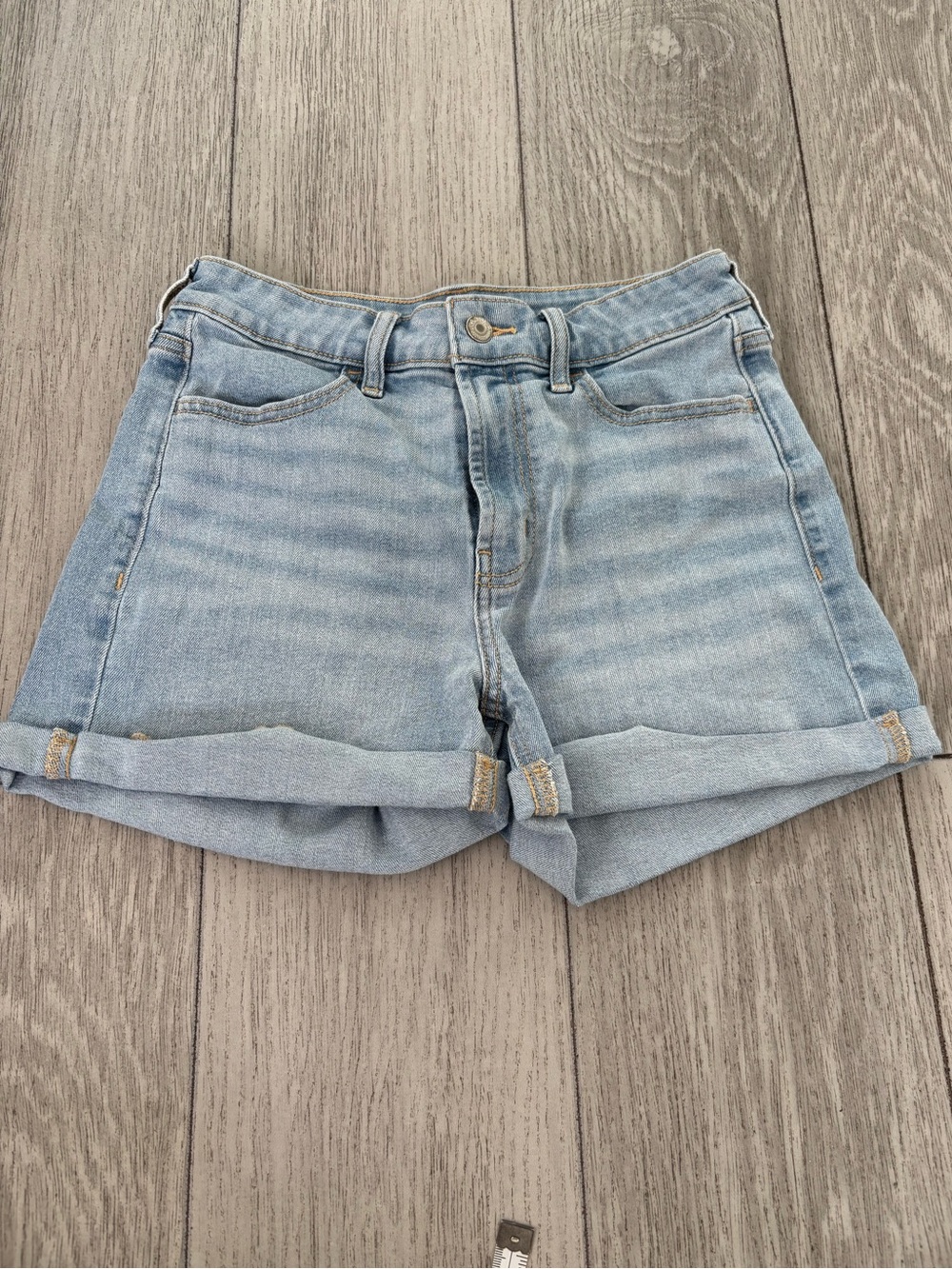 Old Navy denim shorts with cuffs. EUC.